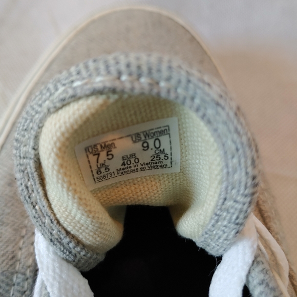Van's grey size 9 women's/7.5 men's - Picture 8 of 8